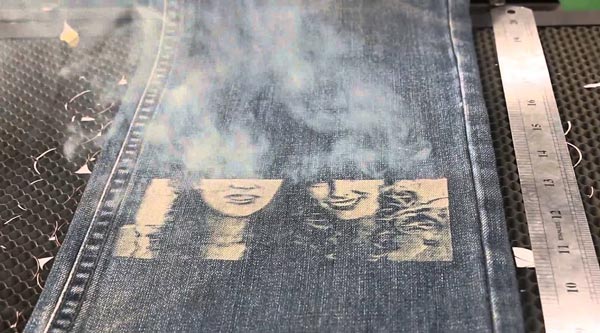 激光切割和雕刻在紡織行業(yè)有哪些應(yīng)用？布料激光燒花(圖2)
